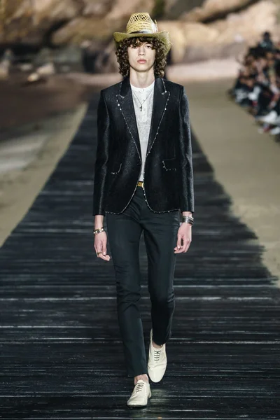 Look 5
